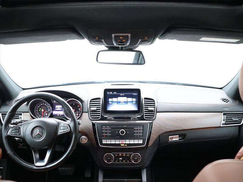 Mercedes-Benz GLS 3,0 350d 190kW AMG 4M CZ DPH - fotka 34 z 42
