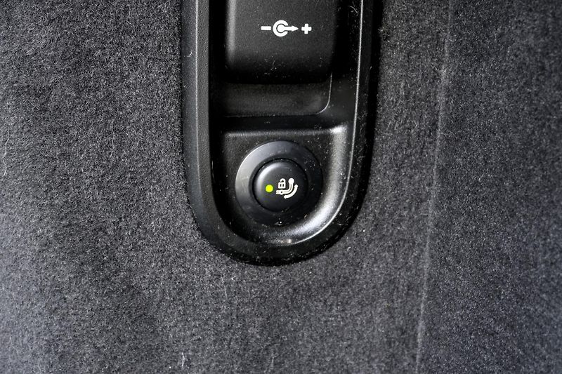 BMW Řada 6 640i GT, B&W, 2xTV tuner,Laser - fotka 44 z 48
