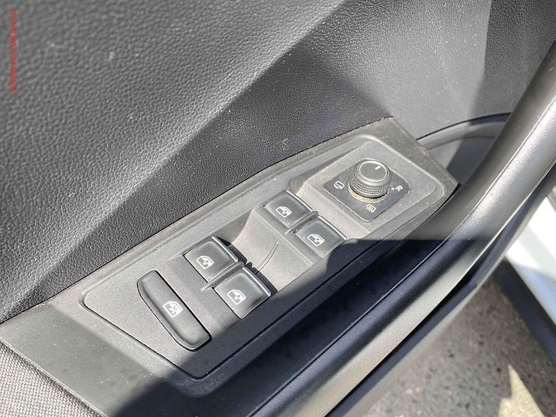 Volkswagen T-Roc (2019) 1.5 TSi, Comfortline, navi - fotka 13 z 18