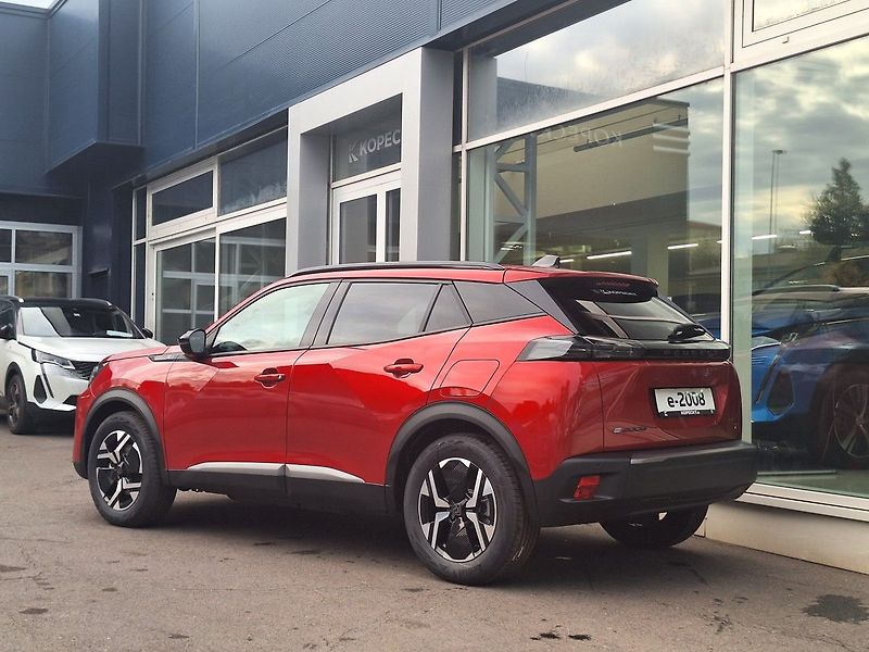 Peugeot 2008 (2026) e-ALLURE 115 kW / 156 k (Bater - fotka 4 z 23
