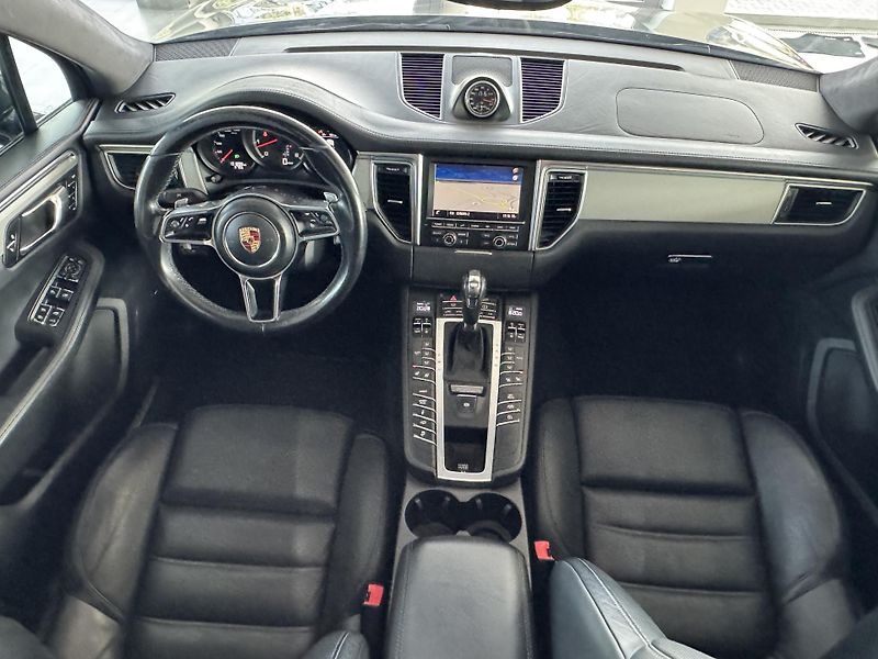 Porsche Macan (2015) 3,6 V6 Turbo CHRONO BOSE - fotka 10 z 35