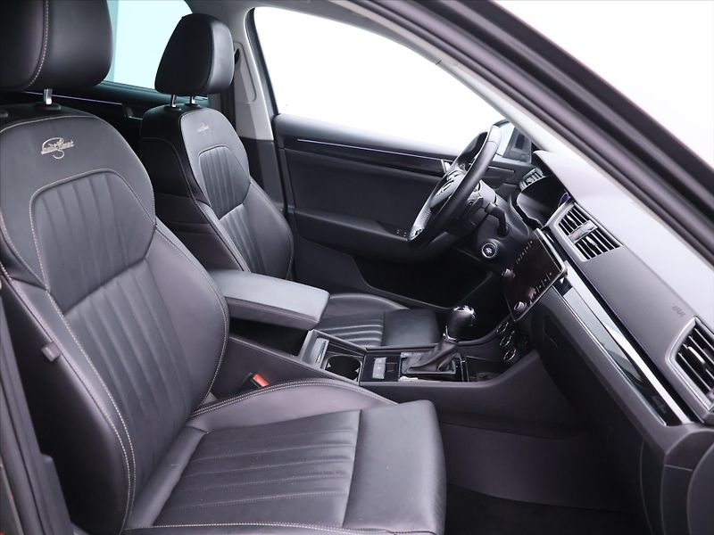 Škoda Superb 2,0 TDI 147kW L&K LED DSG CZ - fotka 11 z 36
