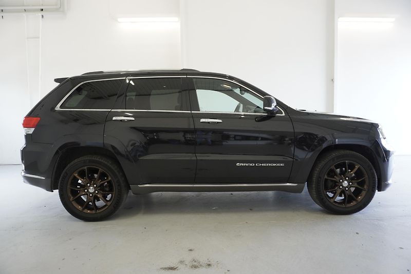 Jeep Grand Cherokee 3,0 CRD 4X4 - fotka 4 z 31