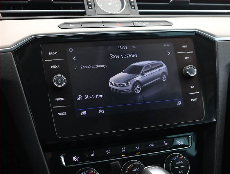 Volkswagen Passat (2017) 2.0 TDI, Automat, Kůže, Navi - fotka 16 z 21