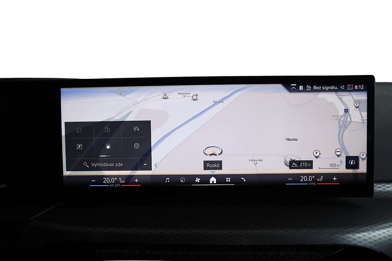 BMW Řada 3 330i xDrive Touring - fotka 11 z 25