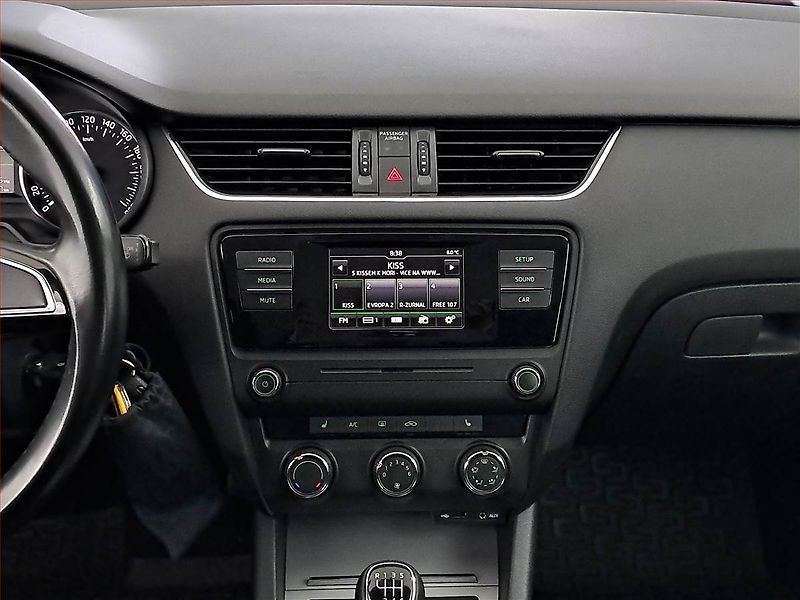 Škoda Octavia (2015) 1.4 TSI, Tempomat - fotka 12 z 13