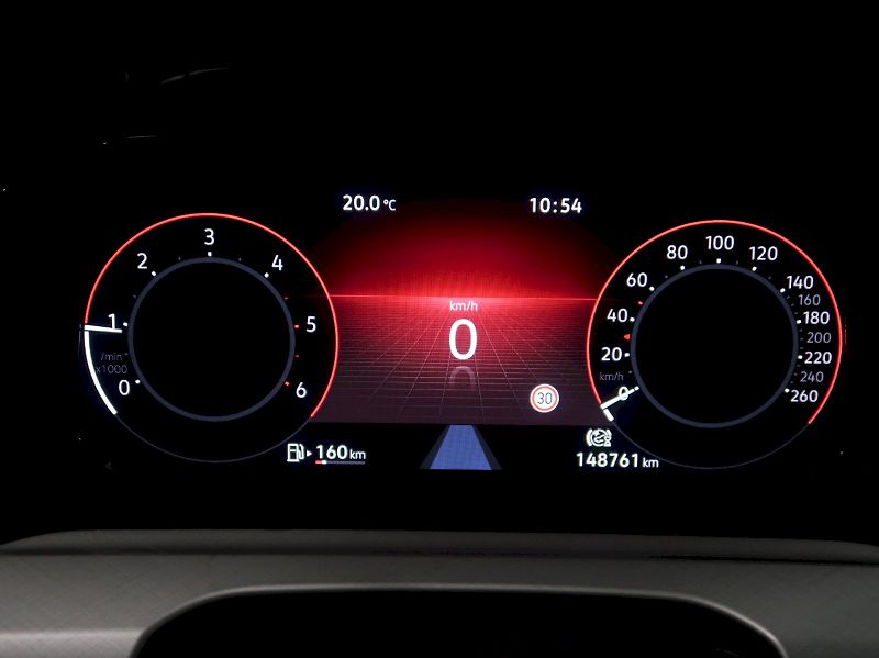 Volkswagen Golf (2021) LIFE 2.0TDI 85KW - fotka 17 z 38