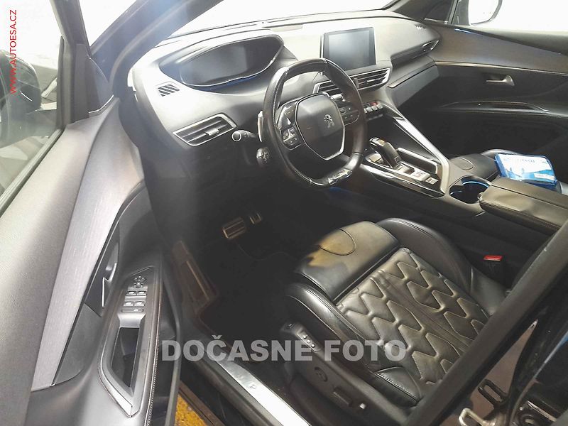 Peugeot 5008 (2018) 2.0 Blue HDi, 1.maj, servis - fotka 3 z 3