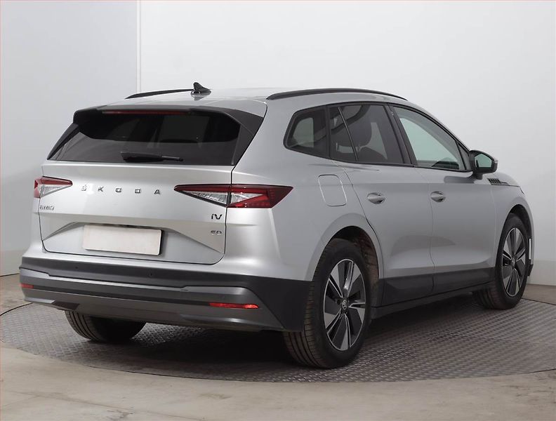 Škoda Enyaq (2023) iV 60 (62 kWh), SoH 93% - fotka 5 z 24