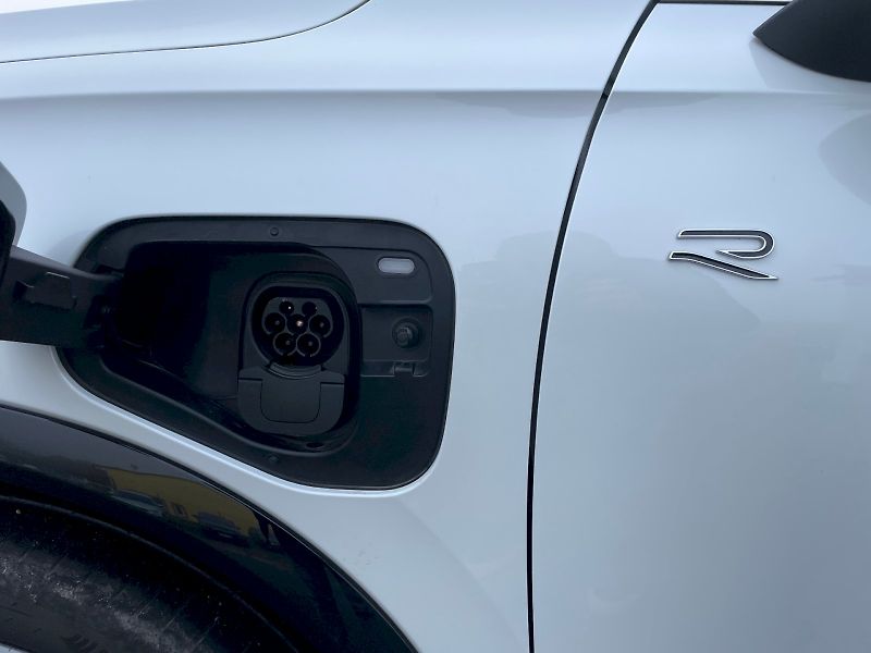 Volkswagen Tiguan (2025) R-LINE 1,5 TSI 130 KW EHYBRID - fotka 11 z 55