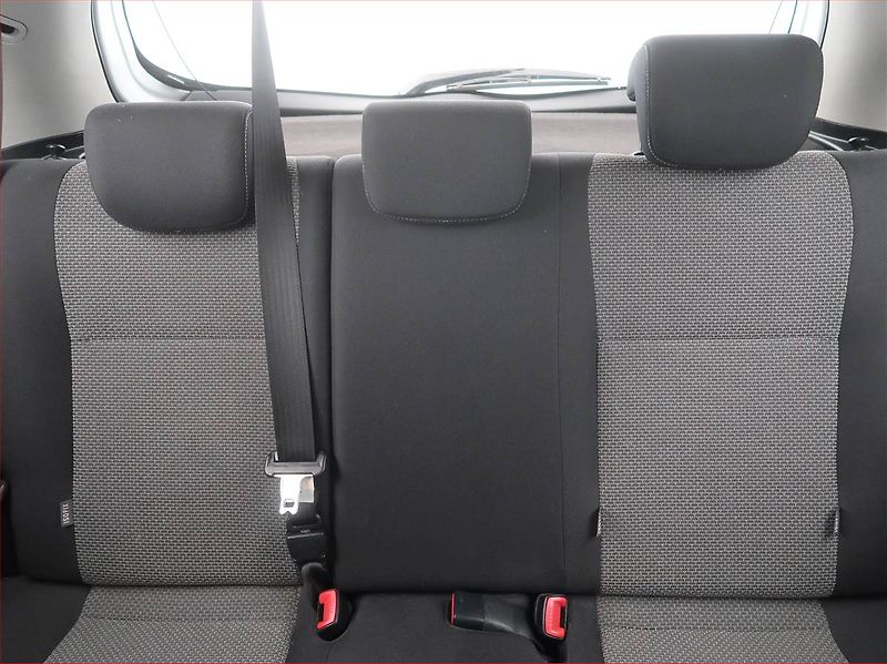 Toyota Yaris (2015) 1.5 Hybrid, Automat - fotka 8 z 14