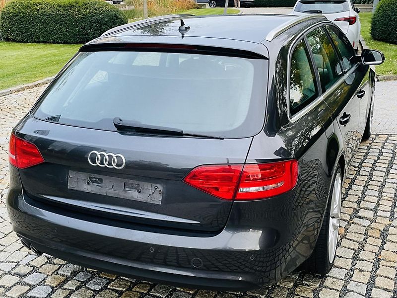 Audi A4 2.0TDI MANUÁL SENZORY NAVI - fotka 13 z 44