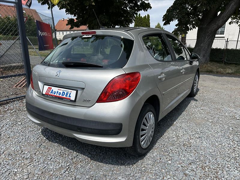 Peugeot 207 1,4 i  Klima,ISOFIX,CentrálDO - fotka 7 z 42
