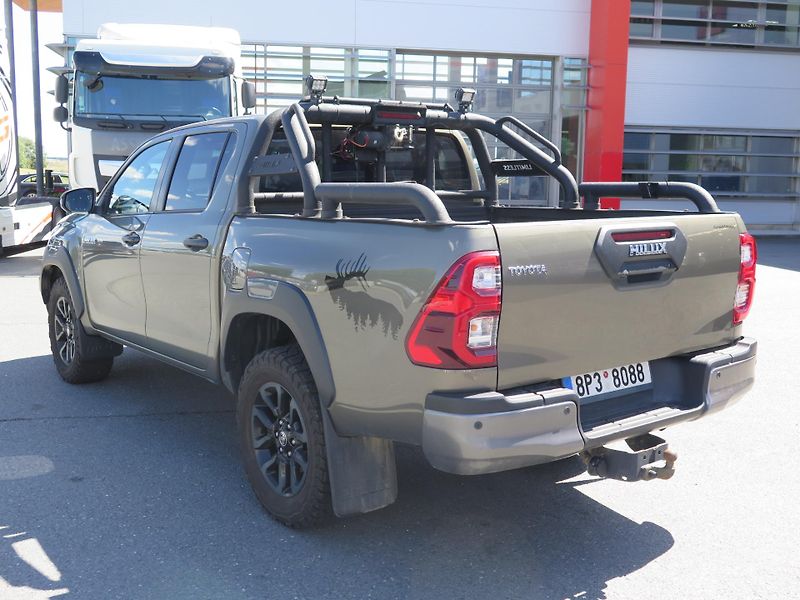 Toyota Hilux INVINCIBLE Aut. - fotka 6 z 24