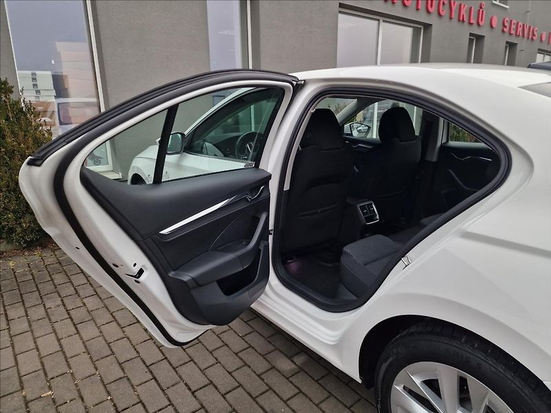 Škoda Octavia 2.0 TDI Style,původ ČR,1.Maj. - fotka 17 z 50