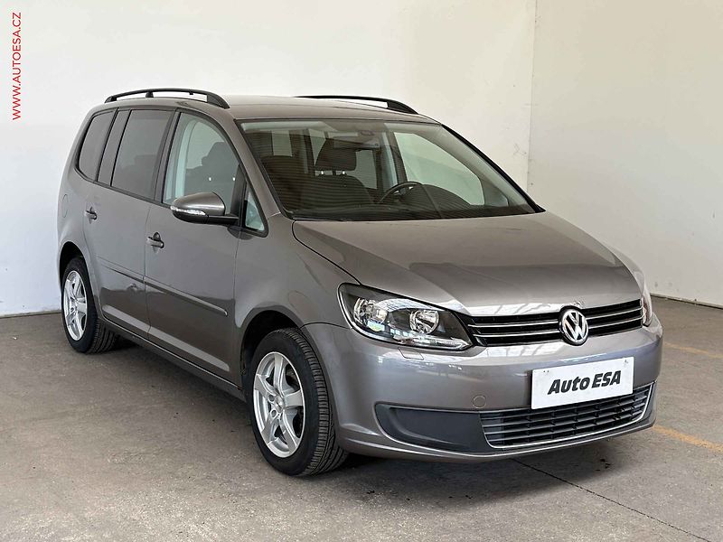 Volkswagen Touran (2011) 1.6 TDI, autoAC - fotografie inzerátu