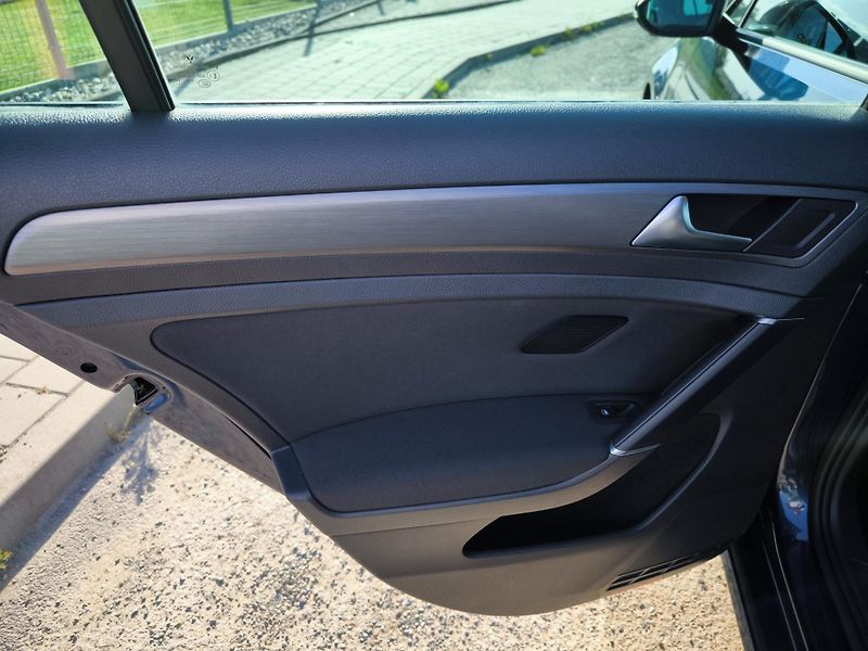 Volkswagen Golf 7 1,4TSI 90kW LED OSRAM 8xALU - fotka 37 z 82