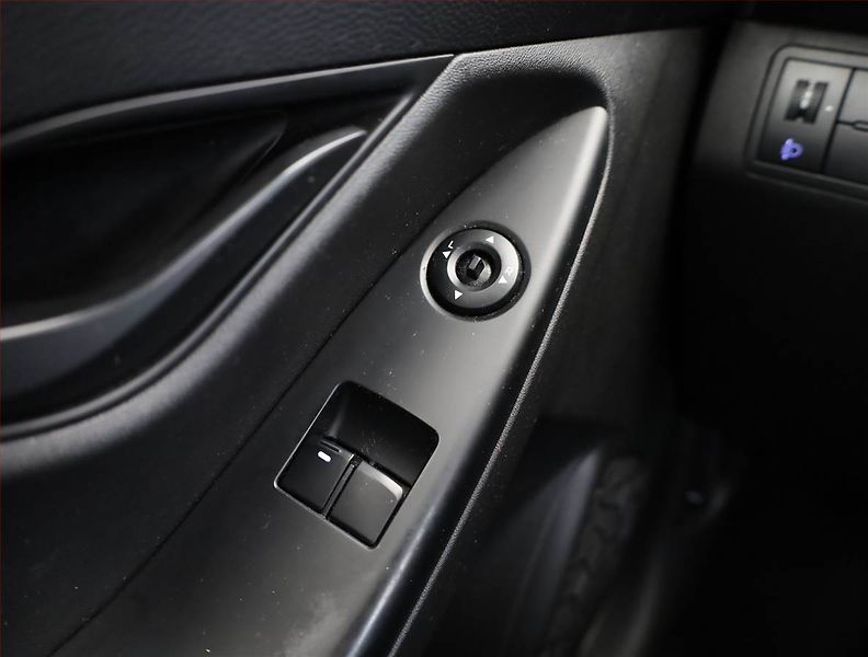 Hyundai ix20 (2011) 1.4 CVVT - fotka 11 z 12