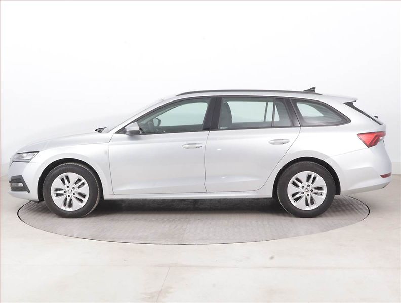 Škoda Octavia (2023) Ambition 2.0 TDI, ČR,1.maj - fotka 3 z 15