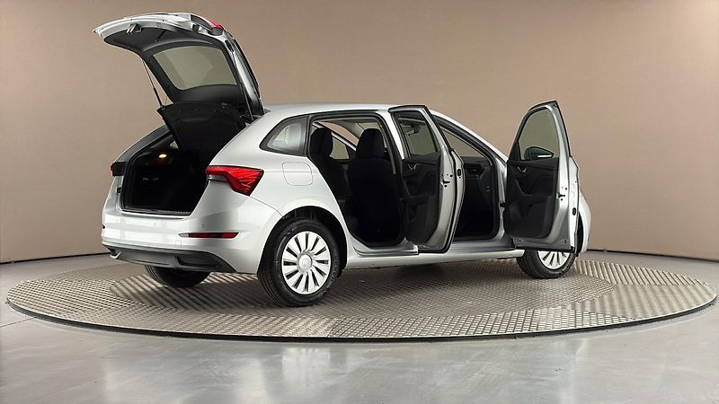 Škoda Scala 1.0 TSI Ambition - fotka 6 z 23