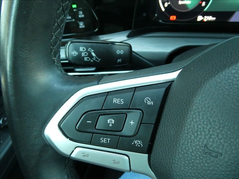 Volkswagen Golf 1,5 TSi 110kW Style,2xkola,DPH - fotka 40 z 47