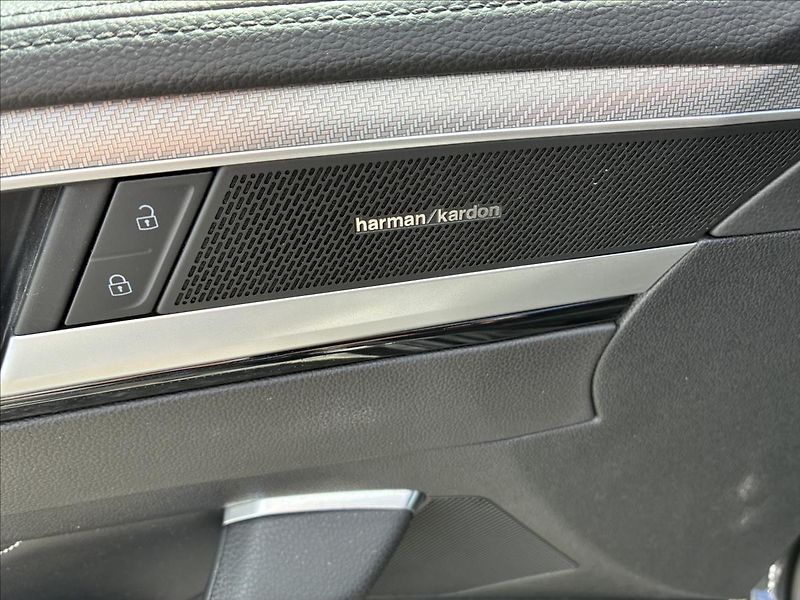 Volkswagen Arteon 2,0 TSI 206 KW,R-LINE,KŮŽE - fotka 16 z 31