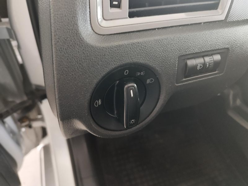 Škoda Rapid (2015) 1,6TDI,66KW,KLIMA,NOV.ROZVODY - fotka 24 z 29
