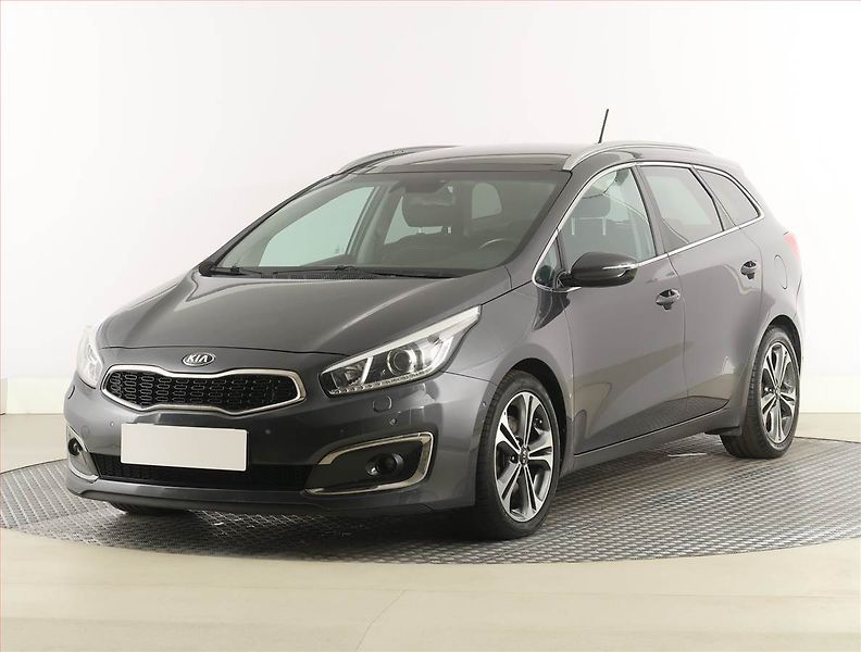 Kia Ceed (2015) 1.6 CRDi, Navi, Xenony - fotka 2 z 23