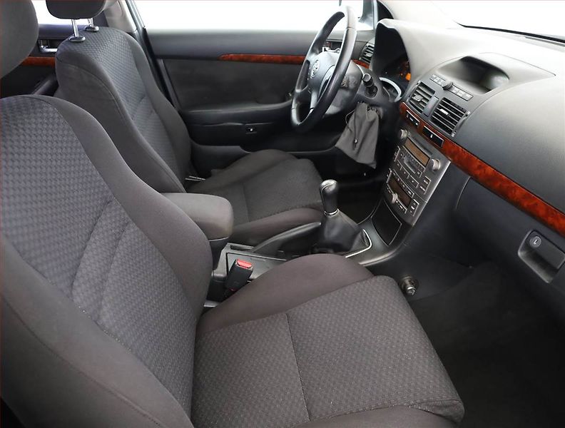 Toyota Avensis (2005) 2.0 VVT-i, nová STK, Klima - fotka 7 z 14