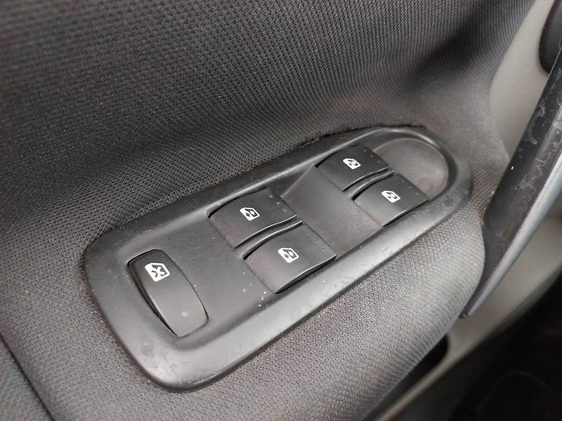 Renault Scénic (2008) 1.6 16V, LPG, po STK, Tažné - fotka 18 z 24