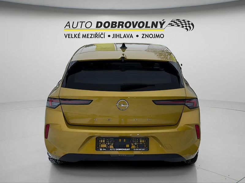Opel Astra Edition HB 1.2 TURBO (96kW/130 - fotka 6 z 23