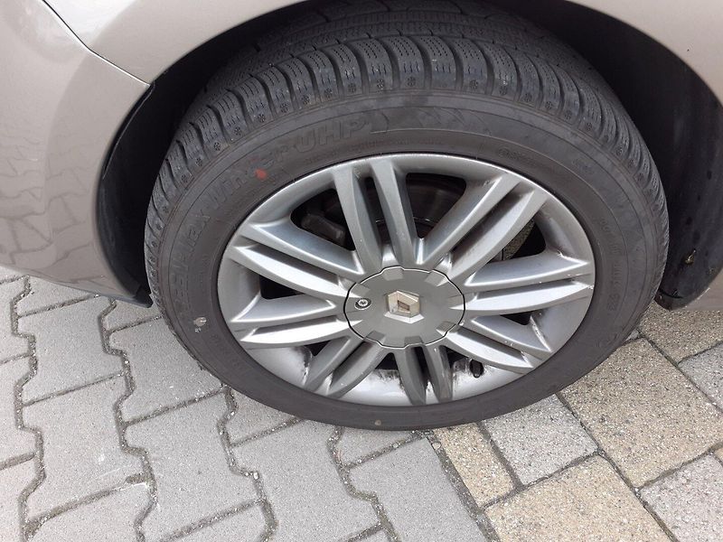 Renault Clio (2009) 1.5 DCi KLIMA - fotka 18 z 20