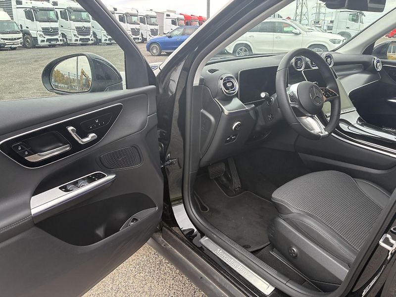 Mercedes-Benz GLC (2025) 200d 4MATIC - fotka 11 z 15