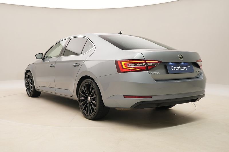 Škoda Superb 2.0TDI 140kW STYLE 4x4 DSG CZ - fotka 10 z 52