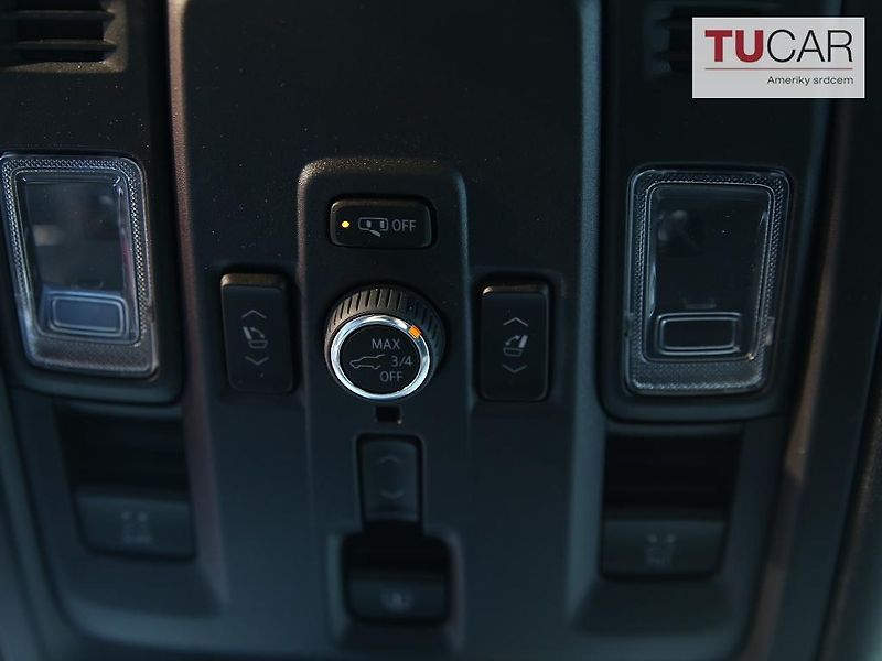 Chevrolet Tahoe High Country 6,2 V8 - fotka 39 z 48