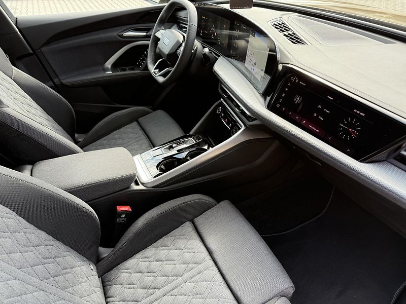 Audi Q5 (2026) SB TDI 150kW 4X4 S-LINE R20 3D - fotka 36 z 62