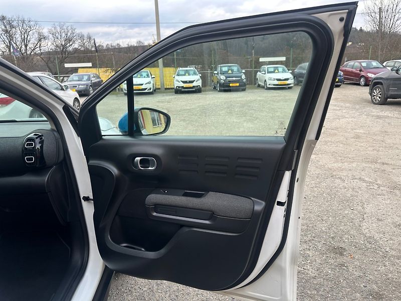 Citroën C3 Aircross 1.2i 81kW/Rip Curl/1MAJ/NAVI - fotka 23 z 45
