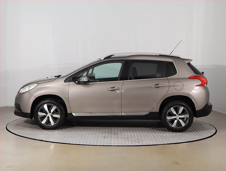 Peugeot 2008 (2016) 1.6 BlueHDi, Serv.kniha - fotka 3 z 21