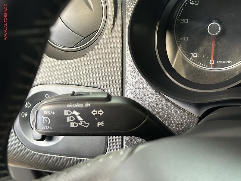 Seat Ibiza (2014) 1.2 TSi, Style, TZ, kola - fotka 15 z 19