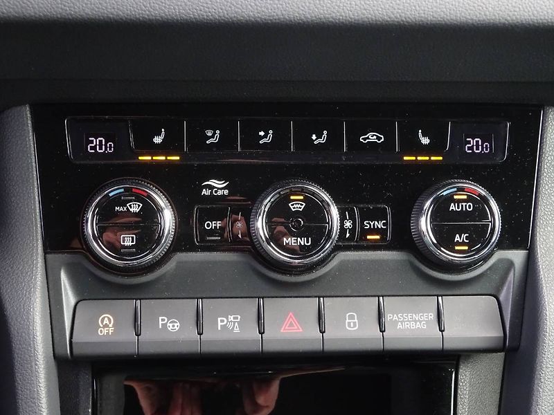 Škoda Karoq (2023) Sportline 1.5 TSI 110kW DSG - fotka 14 z 29
