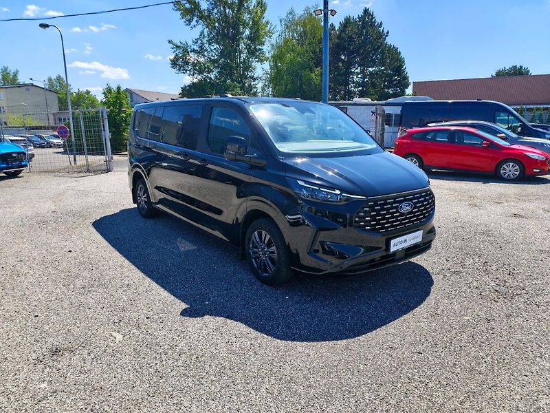 Ford Tourneo Custom (2026) L2 , Titanium , čr, 1.majitel - fotka 3 z 12