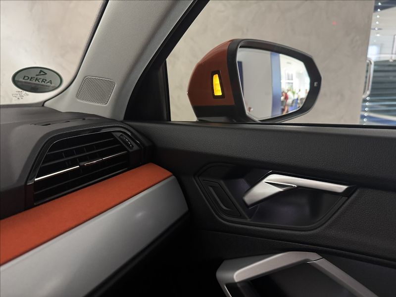 Audi Q3 1,5 TFSi  Advanced Záruka Assi - fotka 25 z 40