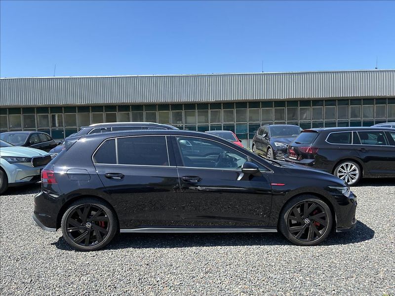 Volkswagen Golf 2,0 TSI 180 KW GTI - fotka 7 z 27