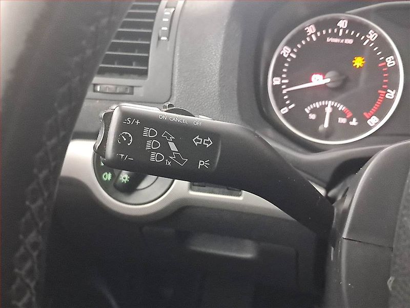 Škoda Octavia (2013) Ambition 1.4 TSI, Tempomat - fotka 20 z 20