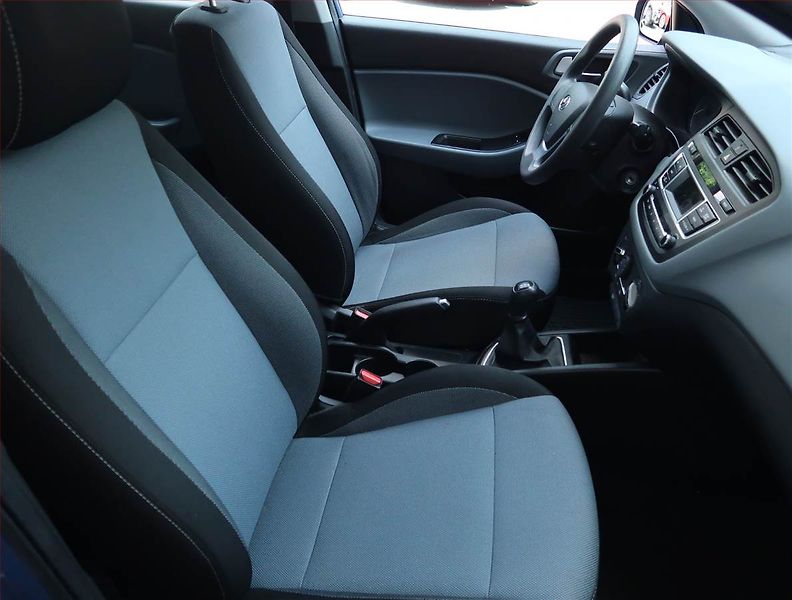 Hyundai i20 (2016) 1.2, ČR,1.maj, Serv.kniha - fotka 9 z 15
