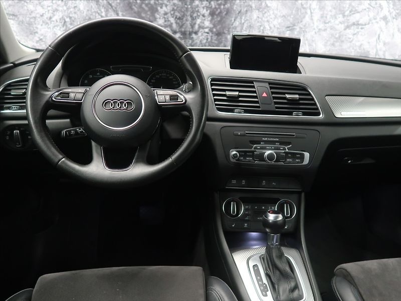 Audi Q3 2,0 TFSi 162 KW S-tronic Quatt - fotka 25 z 29