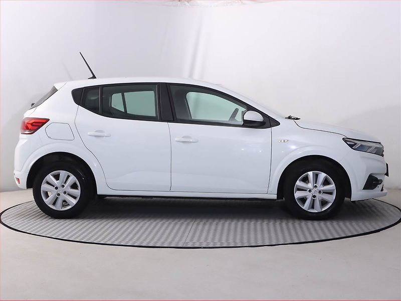 Dacia Sandero (2022) 1.0 SCe, Tempomat - fotka 6 z 18