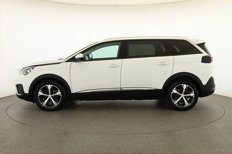 Peugeot 5008 (2020) 1.5 BlueHDi, 7 míst, ČR,1.maj - fotka 3 z 18