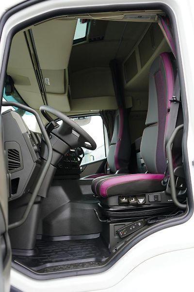 Volvo FM (2023) 430 / ACC / E 6 / KONTENER + W - fotka 7 z 45