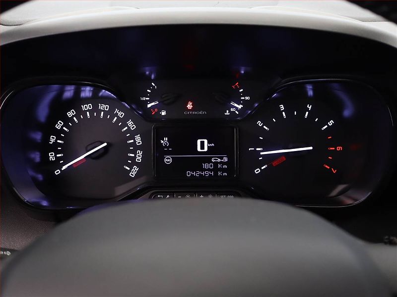 Citroën C3 Aircross (2022) Feel 1.2 PureTech, ČR,1.maj - fotka 9 z 14